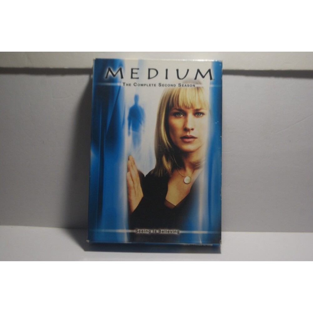 Medium The Complete 2nd Season DVD TV Thriller Speaking to the Dead Show  2005
